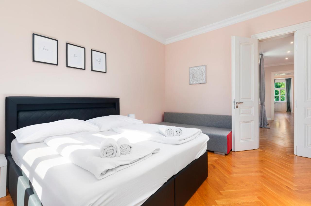 Imperial Apartments Schoenbrunn - Contactless Check-In Wenen Buitenkant foto