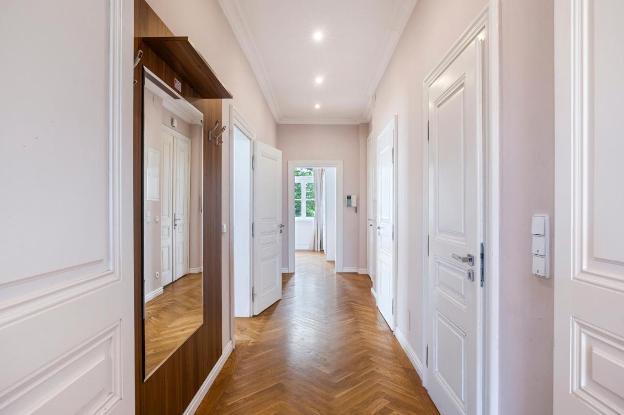 Imperial Apartments Schoenbrunn - Contactless Check-In Wenen Buitenkant foto