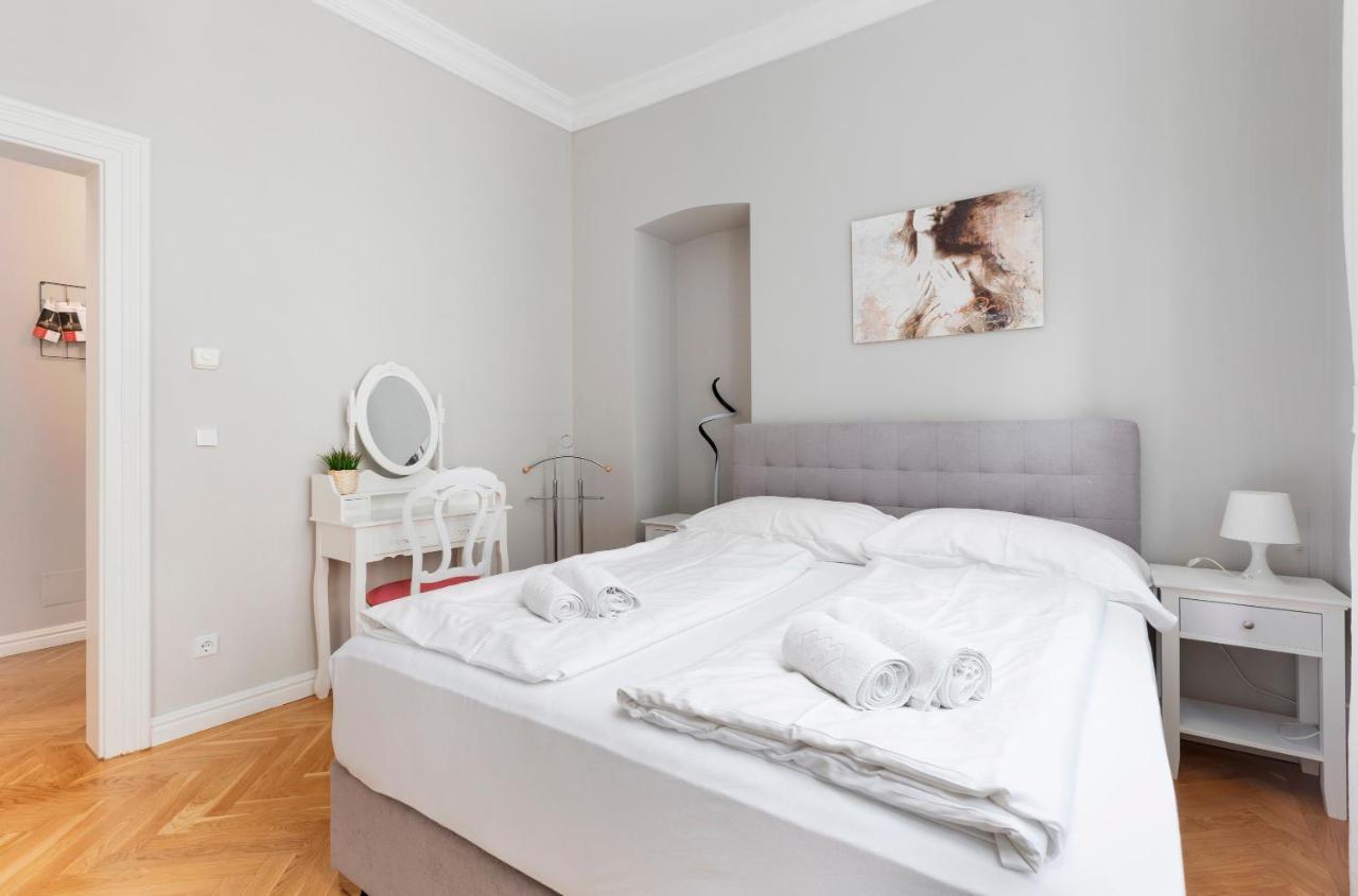 Imperial Apartments Schoenbrunn - Contactless Check-In Wenen Buitenkant foto
