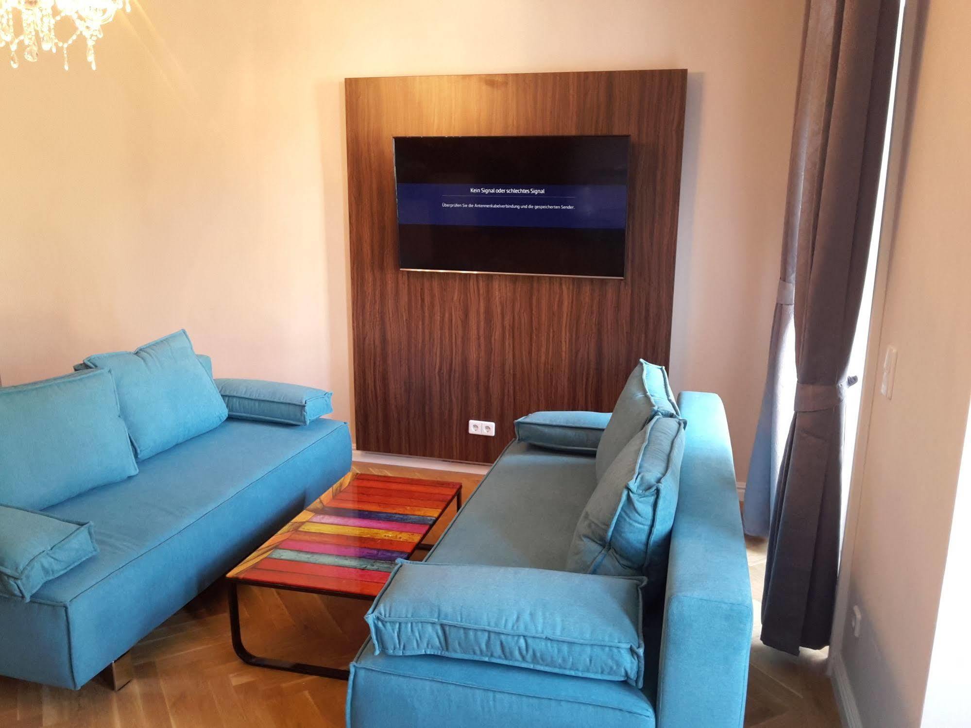 Imperial Apartments Schoenbrunn - Contactless Check-In Wenen Buitenkant foto
