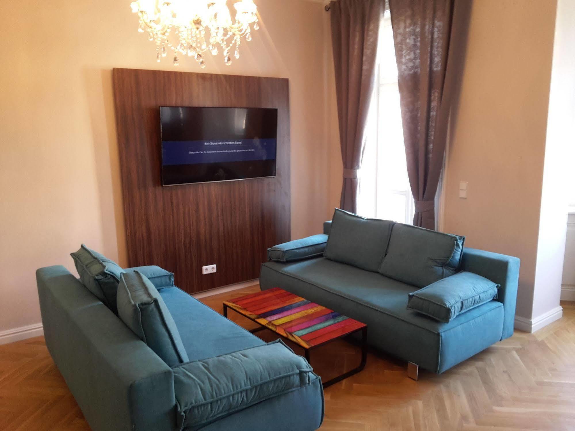 Imperial Apartments Schoenbrunn - Contactless Check-In Wenen Buitenkant foto
