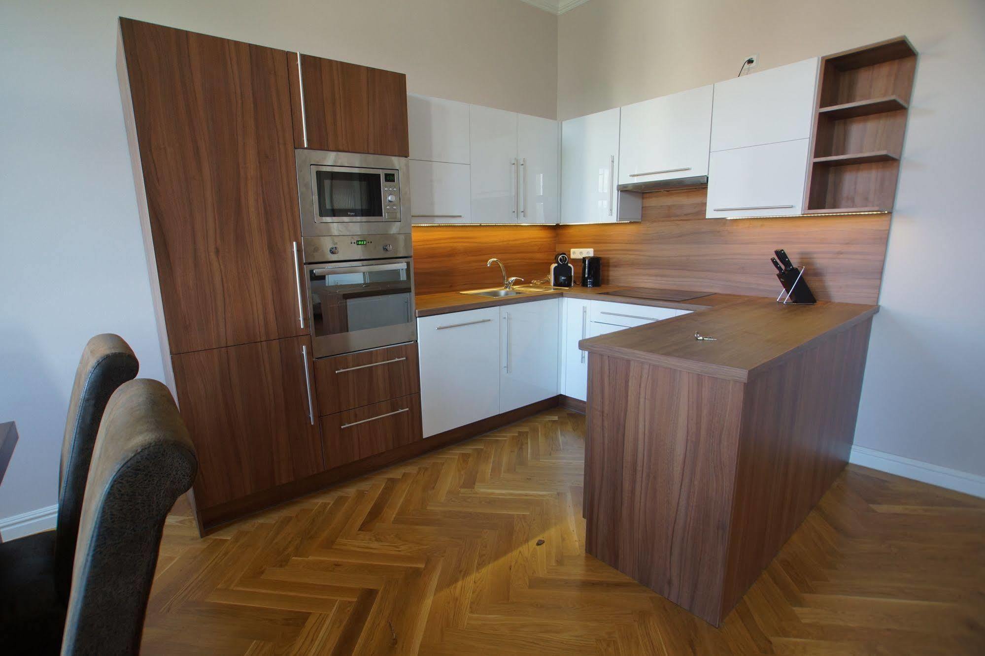 Imperial Apartments Schoenbrunn - Contactless Check-In Wenen Buitenkant foto