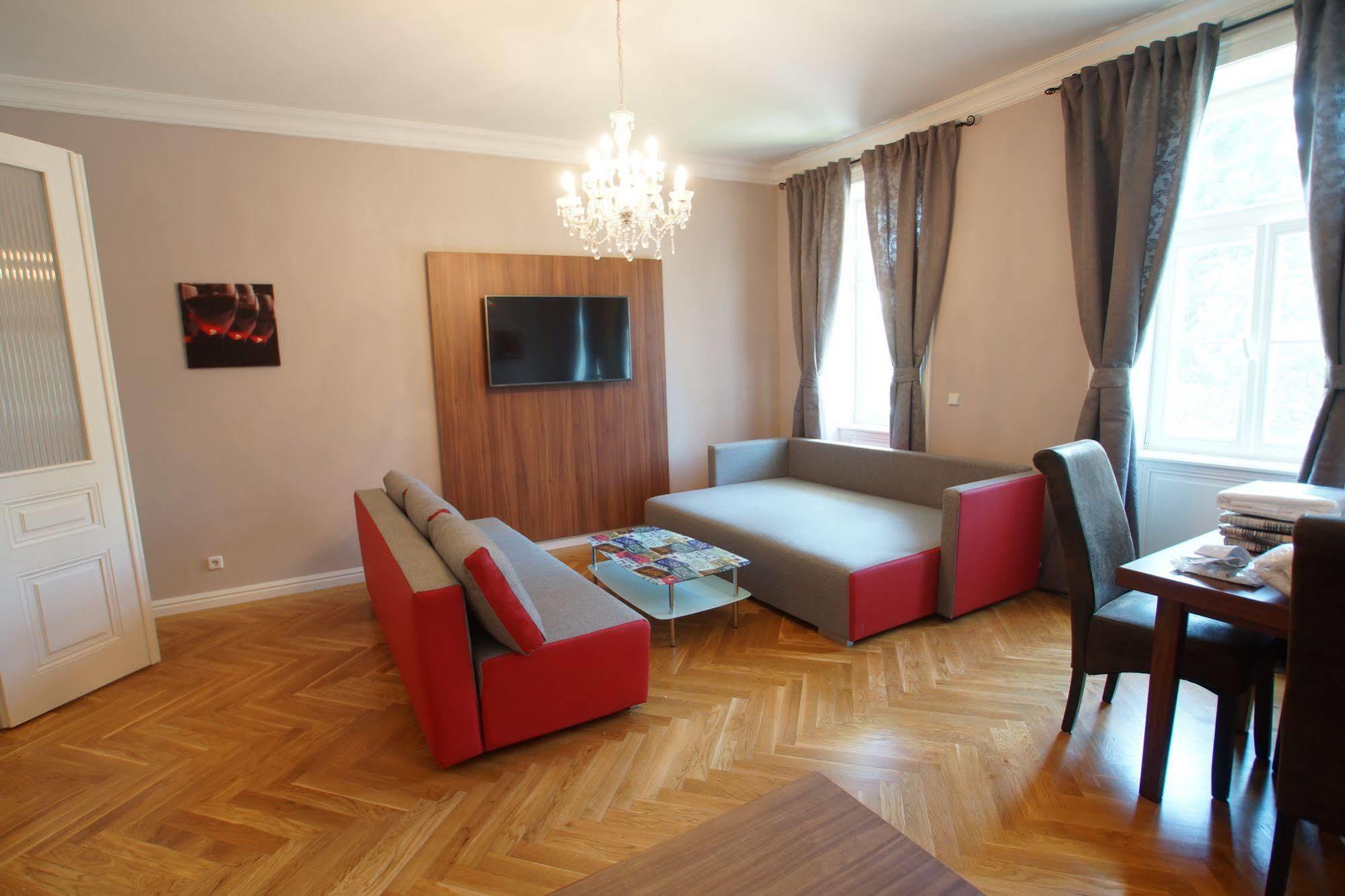 Imperial Apartments Schoenbrunn - Contactless Check-In Wenen Buitenkant foto