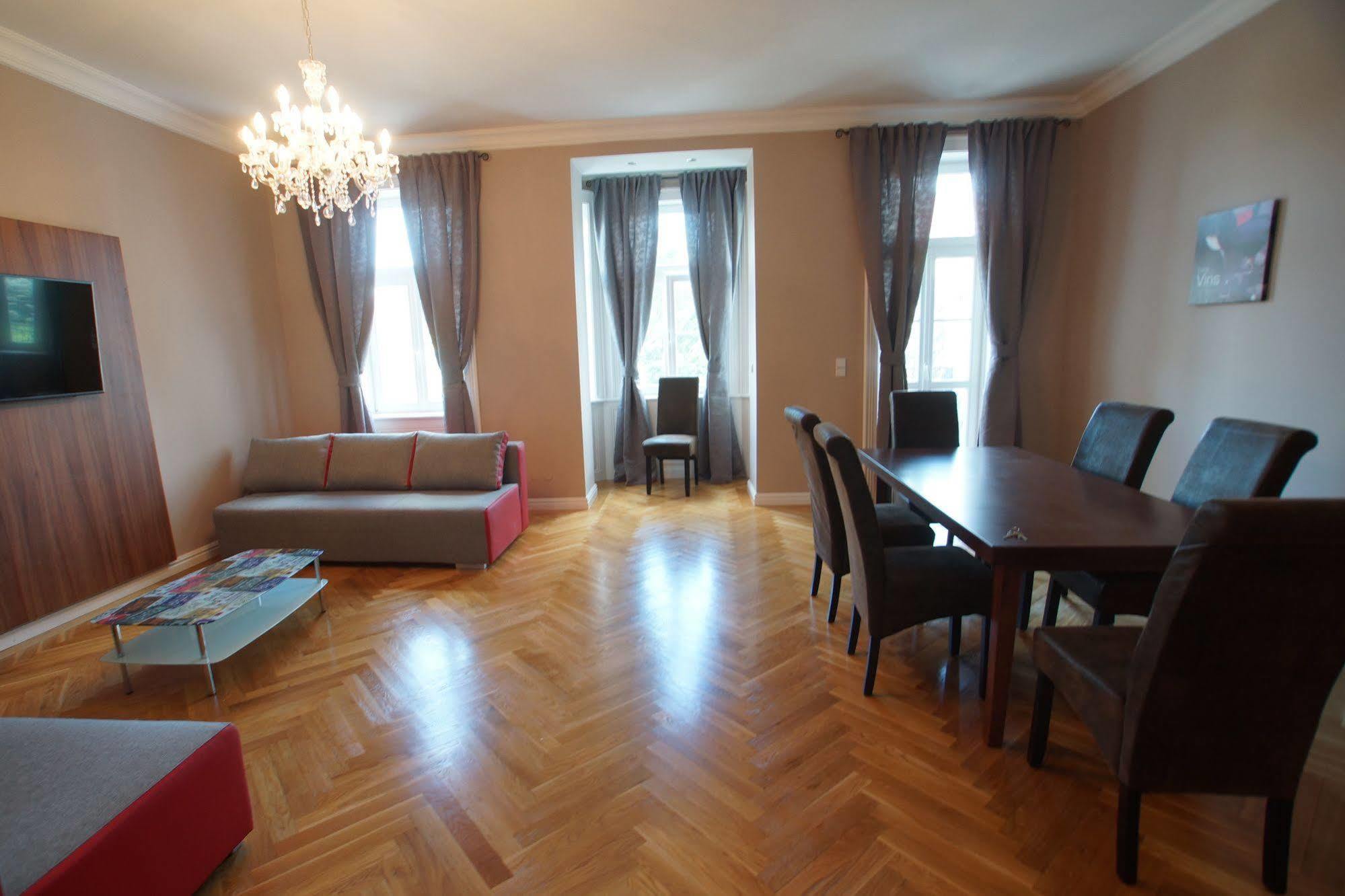 Imperial Apartments Schonbrunn - Contactless Check-In Wenen Buitenkant foto